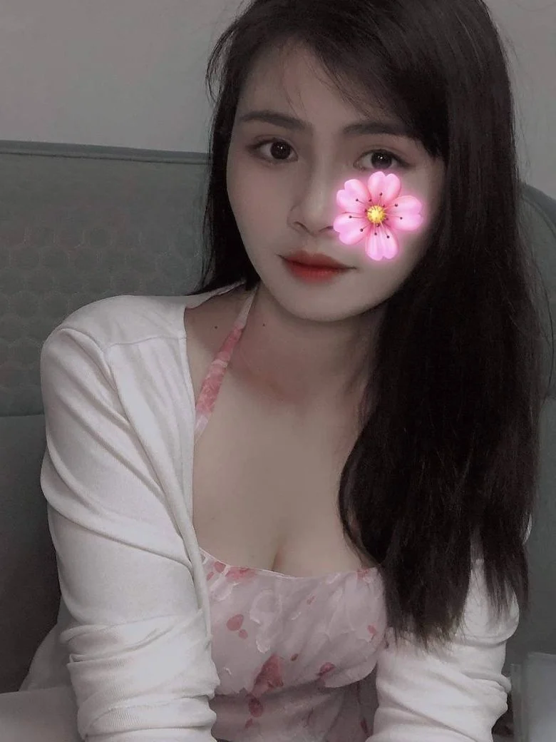 Gái xinh Nha Trang: Nhận some Vĩnh Trung!